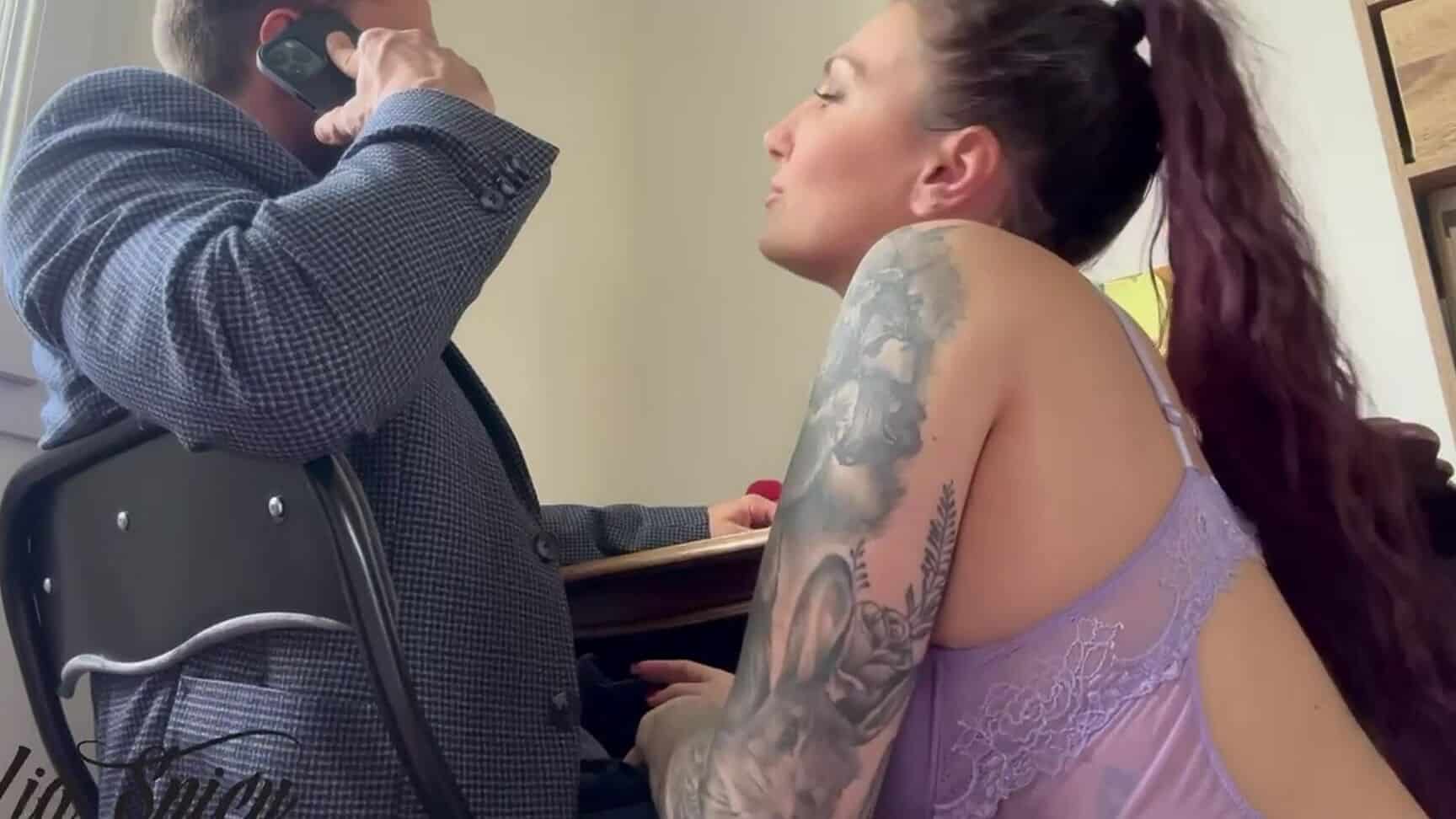 Lia Spicy 56 _ il est au téléphone je l’allume pour qu’il me baise – Squirt et ejac buccale